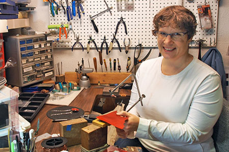 Jewelry artist Mandy Allen